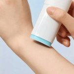Protector Solar Spf50+ Hyalucica Sun Stick 20Gr - Skin1004 - Imagen 2